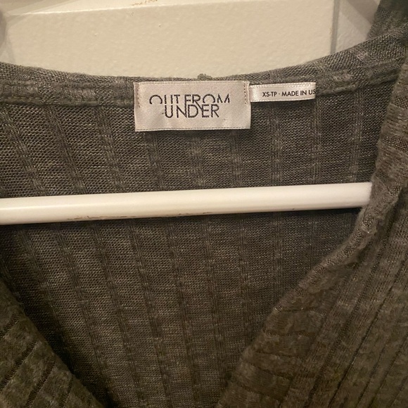 Urban outfitters sweater - Picture 2 of 2